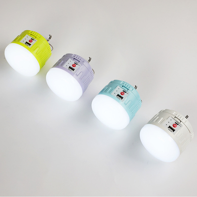30W/50W Solar-LED-Wiederaufladungslicht für Camping und Notfall 900lm Leuchtstrom